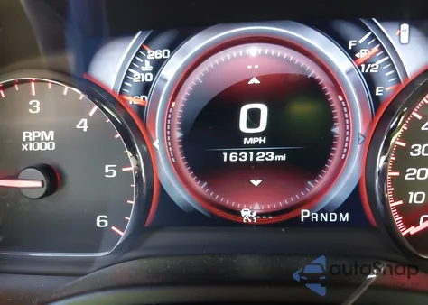 2015 GMC Yukon Xl 1500 Denali z USA, uszkodzony, nr VIN 1GKS2JKJ0FR553268